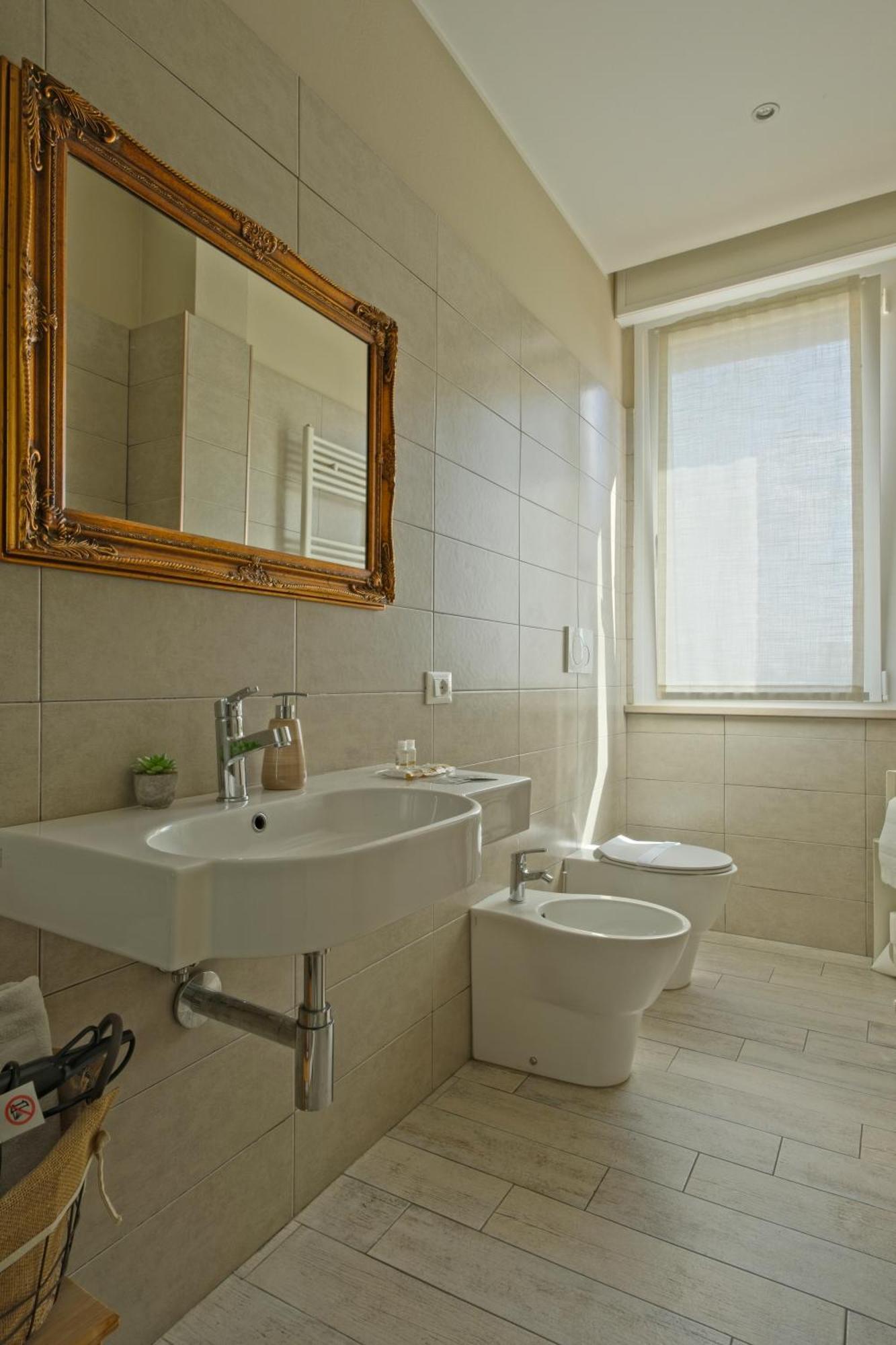 Alla Scaletta - Stanze Con Bagno Privato E Wifi A Pochi Passi Dal Duomo Mirandola Exterior foto